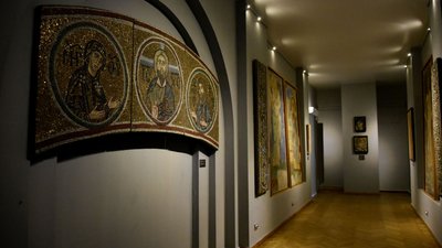 Подарунок від волонтерів: у Києві пенсіонери і студенти зможуть безкоштовно відвідати музеї на свята