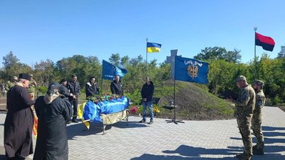 У громаді на Кіровоградщині попрощалися із загиблим захисником Сергієм Корнейчиком У громаді на Кіровоградщині попрощалися із загиблим захисником Сергієм Корнейчиком