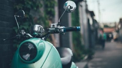 На Хмельниччині суд оштрафував скутериста та позбавив його водійських прав на 10 років