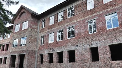 Дві прикарпатські школи ремонтуватимуть у межах програми "Спроможна школа" Дві прикарпатські школи ремонтуватимуть у межах програми "Спроможна школа"