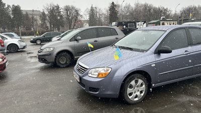 У Кременчуці влаштували автопробіг на підтримку ЗСУ У Кременчуці влаштували автопробіг на підтримку ЗСУ
