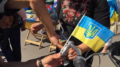 У Харкові організували ярмарок, щоб зібрати кошти на допомогу військовим У Харкові організували ярмарок, щоб зібрати кошти на допомогу військовим