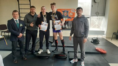 Визначили чемпіонів: у Житомирі пройшов відкритий чемпіонат області з класичного пауерліфтингу та жиму лежачи Визначили чемпіонів: у Житомирі пройшов відкритий чемпіонат області з класичного пауерліфтингу та жиму лежачи