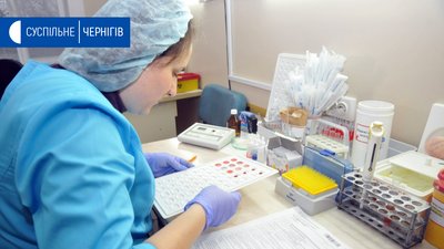За добу на Чернігівщині чотири людини захворіло на коронавірус, одна - одужала