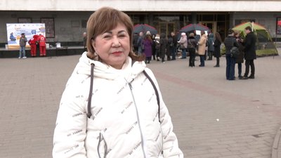 Експрес-тестування у центрі Луцька: людей перевіряли на туберкульоз Експрес-тестування у центрі Луцька: людей перевіряли на туберкульоз