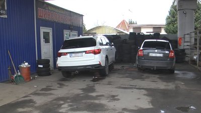 "Водії чекають до останнього, до першого снігу": на шиномонтажах у Луцьку – черги "Водії чекають до останнього, до першого снігу": на шиномонтажах у Луцьку – черги
