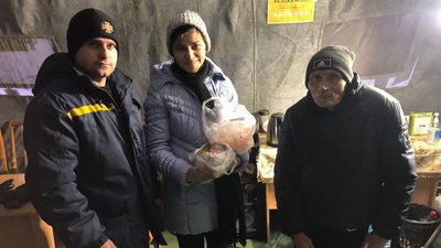 В Яремчі дівчинка робила інгаляцію у "пункті незламності"