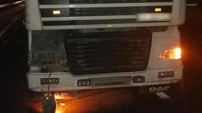 Смертельна аварія на трасі Одеса-Київ. Вантажівка наїхала на жінку