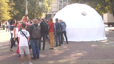 Побачити минуле: хмельничанам до Дня міста презентували "Машину часу"