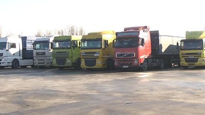 Вінницькі водії-далекобійники могли отруїтися в Миколаєві алкоголем