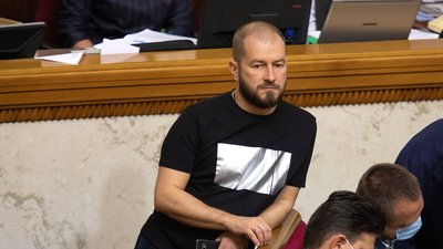 "Слуги народу" попри локдаун провели зустріч у заміському комплексі – "Схеми"