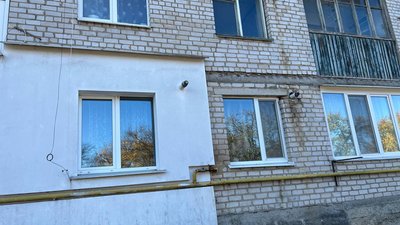 У громаді на Житомирщині руйнується багатоповерхівка: у чому причина та хто ремонтуватиме
