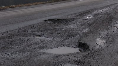 "Як сказати, щоб не матюкатися": ділянку державної траси назвали серед трьох найгірших на Рівненщині