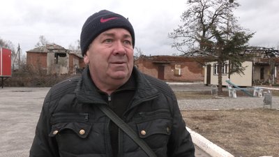 "Свято ніхто не скасовував": у деокупованих Циркунах нарядили новорічну ялинку "Свято ніхто не скасовував": у деокупованих Циркунах нарядили новорічну ялинку