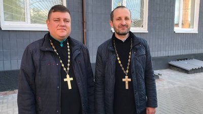 У Житомирі представники ПЦУ оновлюють свої дані у ТЦК У Житомирі представники ПЦУ оновлюють свої дані у ТЦК