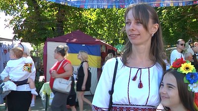 “Вишиванковий ланцюг” в Одесі провели у “віртуальному” форматі: з дистанцією та без рекордів “Вишиванковий ланцюг” в Одесі провели у “віртуальному” форматі: з дистанцією та без рекордів