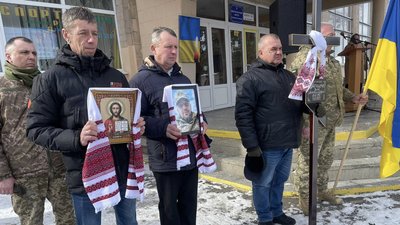 У Тальному в останню путь провели військовослужбовця Івана Матющенка