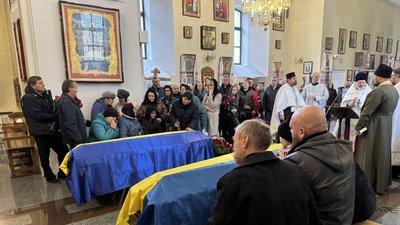 У Полтаві попрощалися з двома захисниками України