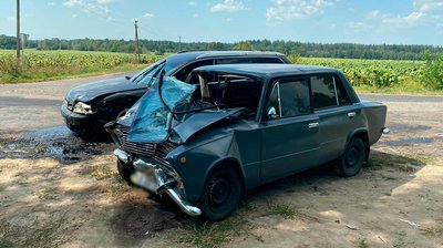 У терешківській ТГ зіткнулися два легкових автомобілі У терешківській ТГ зіткнулися два легкових автомобілі