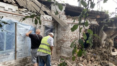 Російські війська обстріляли місто Нікополь, що на Дніпропетровщині: жінка потрапила у лікарню Російські війська обстріляли місто Нікополь, що на Дніпропетровщині: жінка потрапила у лікарню