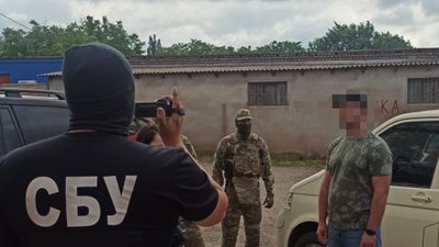 9 тис. дол. США за переправлення військовозобов’язаного за кордон. На Дніпропетровщині взяли під варту чоловіка