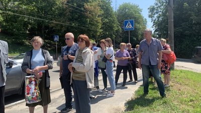 Повернути гроші за переплачений газ: у Тернополі черги біля підприємства Повернути гроші за переплачений газ: у Тернополі черги біля підприємства