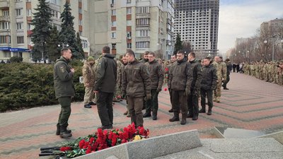 У Черкасах вшанували пам'ять Героїв Небесної Сотні У Черкасах вшанували пам'ять Героїв Небесної Сотні