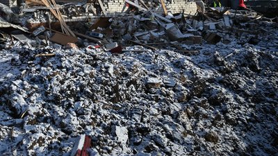 Обстріли на Чернігівщині: через падіння уламків БпЛА на Чернігівщині пошкоджені будинки
