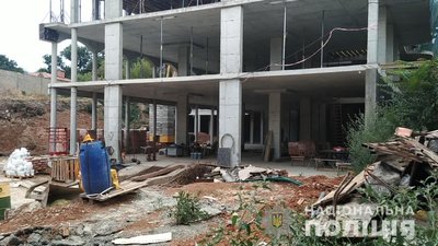 В Одесі зупинили будівництво багатоповерхівки, поліція розслідує шахрайство