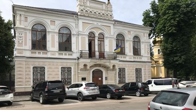 Дві житомирські бібліотеки збираються об'єднати в одну – працівників можуть оптимізувати Дві житомирські бібліотеки збираються об'єднати в одну – працівників можуть оптимізувати