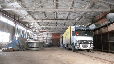 З майдану Свободи у Харкові почали вивозити новорічну ялинку