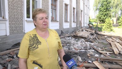 У школі на Житомирщині за три мільйони гривень замінять дах, який протікав останні 5 років У школі на Житомирщині за три мільйони гривень замінять дах, який протікав останні 5 років