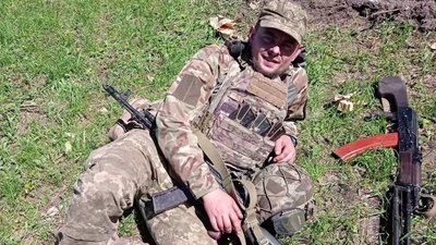 “Хочеться подарувати їм цілий світ”: історія дітей, які втратили тата на війні “Хочеться подарувати їм цілий світ”: історія дітей, які втратили тата на війні