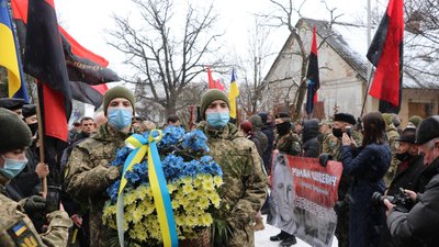 У Львові вшанували пам'ять головнокомандувача УПА Романа Шухевича У Львові вшанували пам'ять головнокомандувача УПА Романа Шухевича