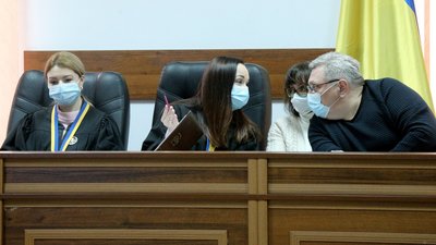 Більшість українців вважають себе незахищеними у сфері правосуддя — Рейтинг