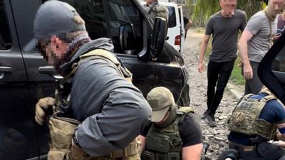 Вимагали гроші за вигадані борги: в Одесі СБУ затримала групу людей