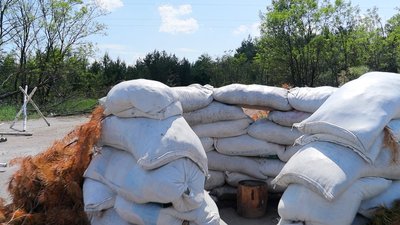 Росіяни окопалися в "Рудому лісі" Росіяни окопалися в "Рудому лісі"