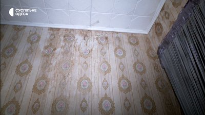 Тече дах в будинкув Одесі, в який влучив дрон