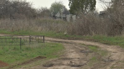 У Полтаві люди збираються самостійно прокладати дорогу до кладовища У Полтаві люди збираються самостійно прокладати дорогу до кладовища