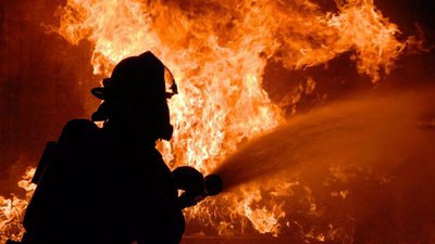 П'ятьох врятували, дев'ятьох - евакуювали. У Сумах вночі сталася пожежа в багатоповерхівці