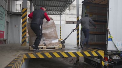 Третю партію гумдопомоги від США відправили з Рівненщини в дев'ять регіонів