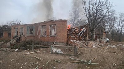 Війська РФ обстріляли село Бугаївку Вовчанської громади 17 березня: поранена бригада швидкої Війська РФ обстріляли село Бугаївку Вовчанської громади 17 березня: поранена бригада швидкої