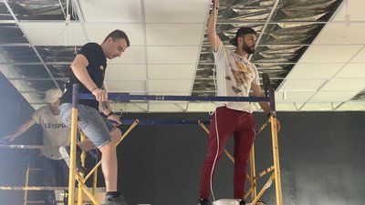 Програма "ВідНОВА:UA": молодь із різних регіонів України ремонтує молодіжний простір у селі Левків на Житомирщині Програма "ВідНОВА:UA": молодь із різних регіонів України ремонтує молодіжний простір у селі Левків на Житомирщині