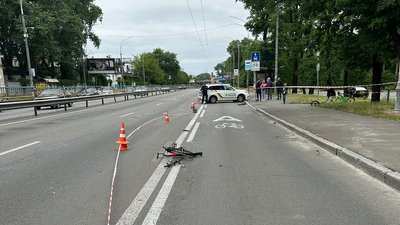 У Києві водій збив дитину на велосипеді: хлопчик в комі