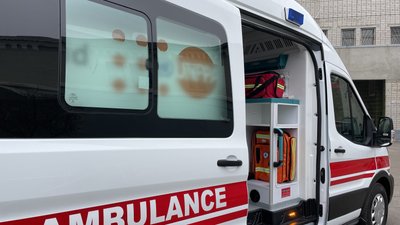 ООН передала Харківщині два акушерських автомобілі