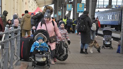 Жителів з небезпечних регіонів Донеччини з 18 квітня евакуюватимуть до Житомирської області Жителів з небезпечних регіонів Донеччини з 18 квітня евакуюватимуть до Житомирської області