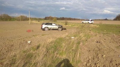 На Сумщині автівка вилетіла в кювет, водій загинув