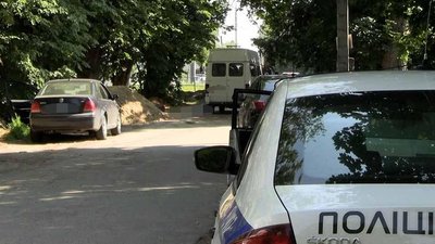 У Вінниці під колесами мікроавтобуса загинула жінка У Вінниці під колесами мікроавтобуса загинула жінка