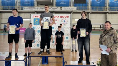 Розіграли 31 комплект медалей та зібрали гроші для ЗСУ. В Сумах змагались юні легкоатлети