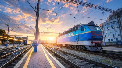 Через ДТП декілька поїздів до Дніпра прибудуть із запізненням